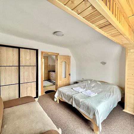 Хатинка Hotel Jaremcse Kültér fotó