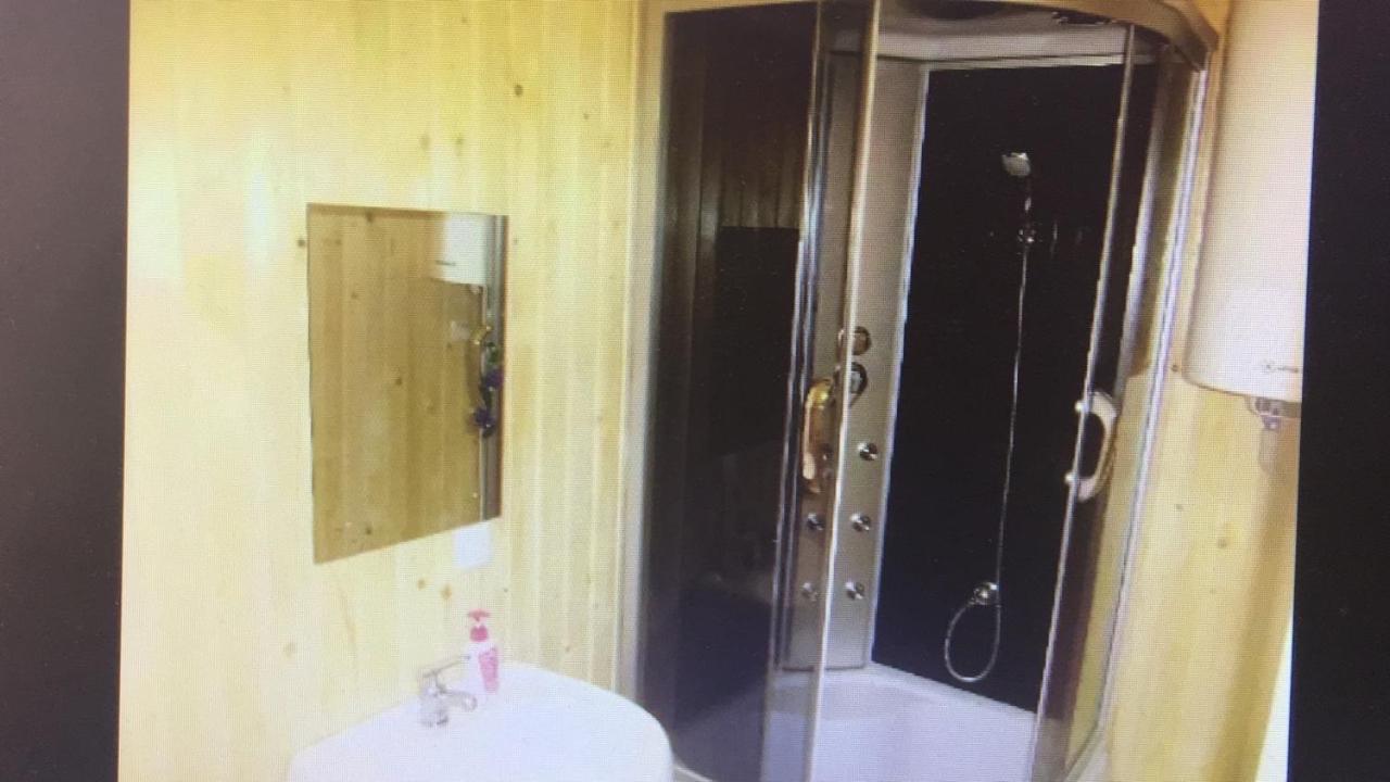Хатинка Hotel Jaremcse Kültér fotó