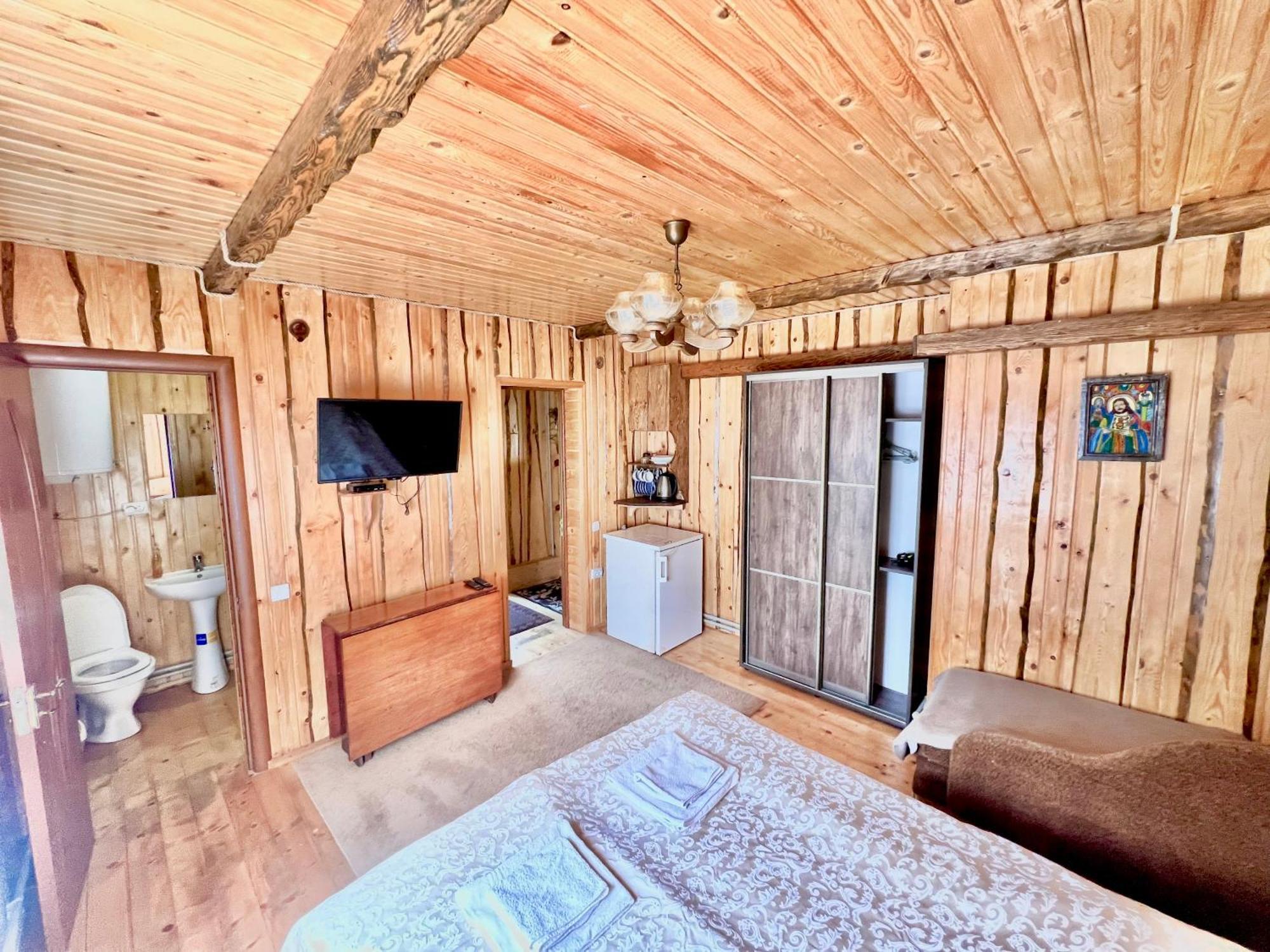 Хатинка Hotel Jaremcse Kültér fotó